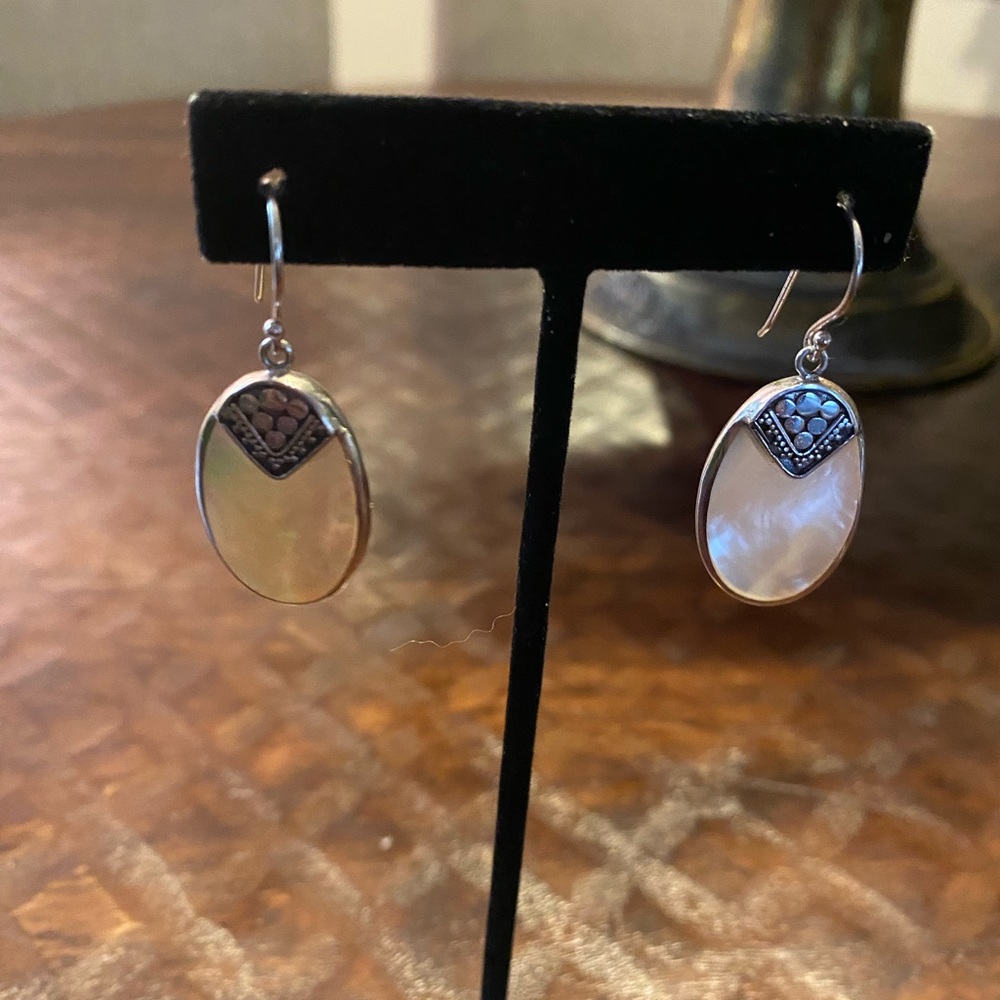 Mother of Pearl and sterling Silver Earrings